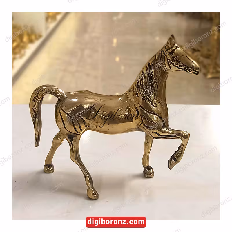 اسب برنجی برنزی مهربان