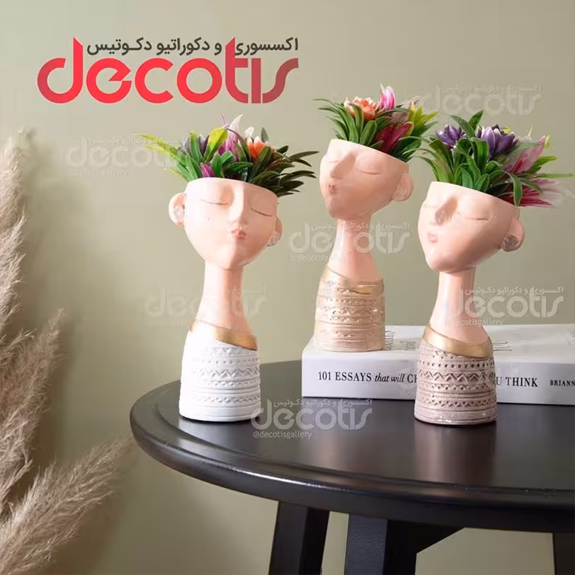 گلدان دکوری دختر مهربان با گل مصنوعی