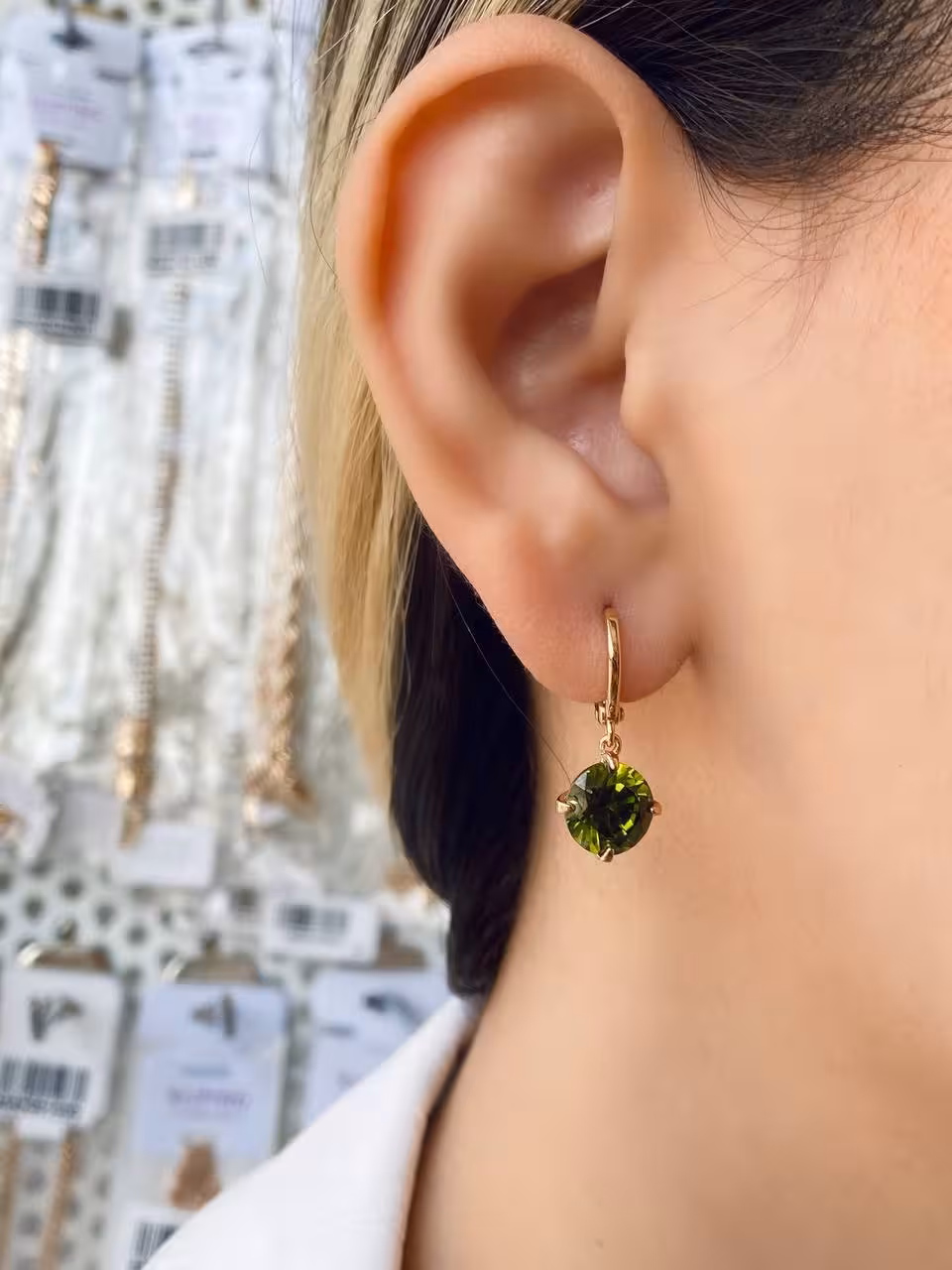 گوشواره حلقه ای با نگین سبز، برند ژوپینگ