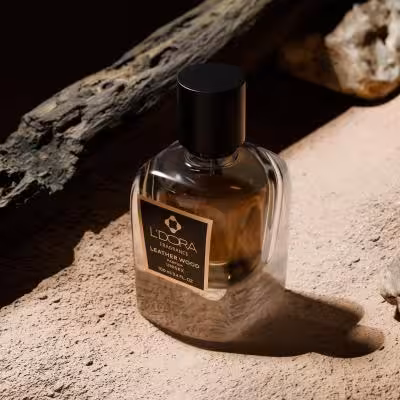 پرفیوم LEATHER WOOD لدورا فرگرنس