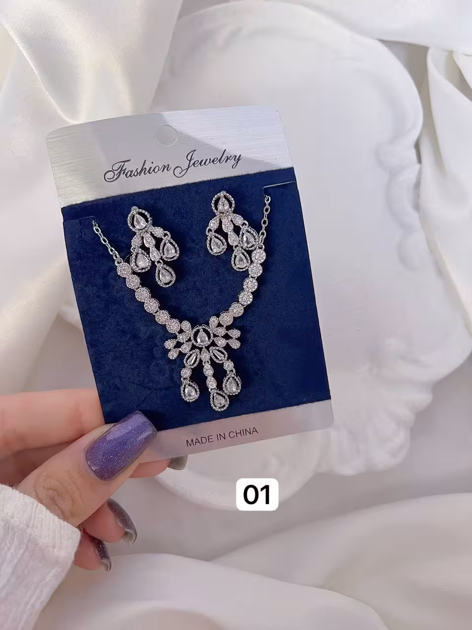 کالکشن نیمست جواهری کیفیتدار702 نیم ست جواهری/نگین مخراج کاری و‌بدون ریزش/نگین ها اتمی/وارداتی/ضدحساسیت/های کوالیتی/درخشش بالا/هرگونه بدلیجات از موادشوینده عطرادکلن استخر دورباشند