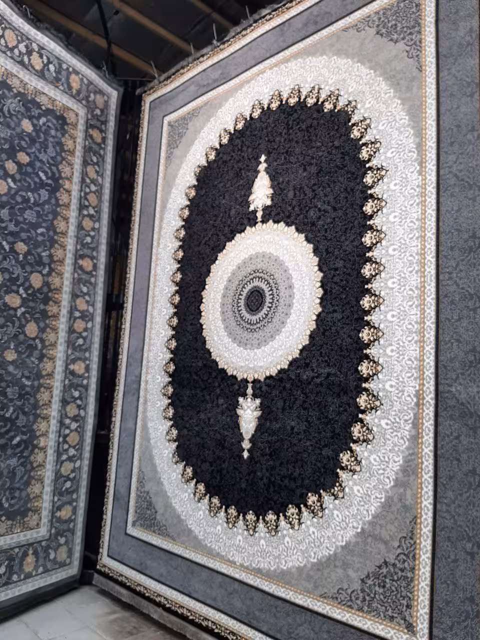 فرش ماشینی کاشان 700 شانه 6 متری