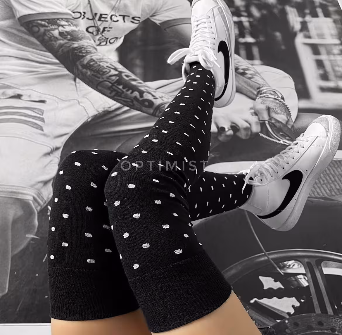 جوراب بالا زانو خال خالی