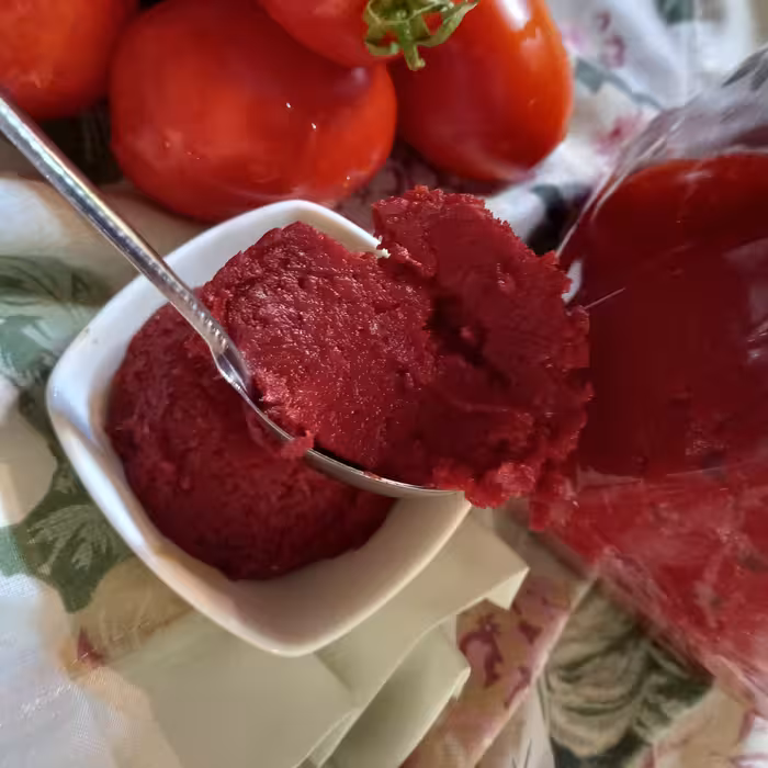 رب گوجه خانگی محصول ترشیرینی440گرمی