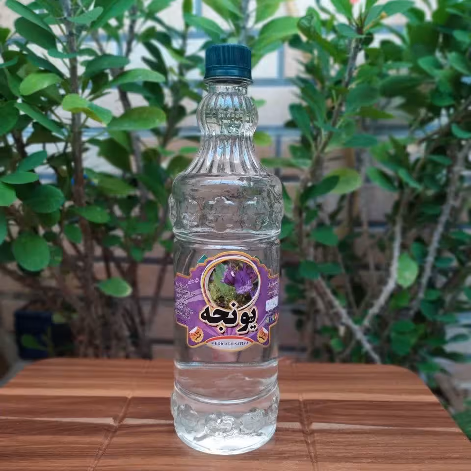 عرق یونجه معمولی کاشان ( یک لیتری ).