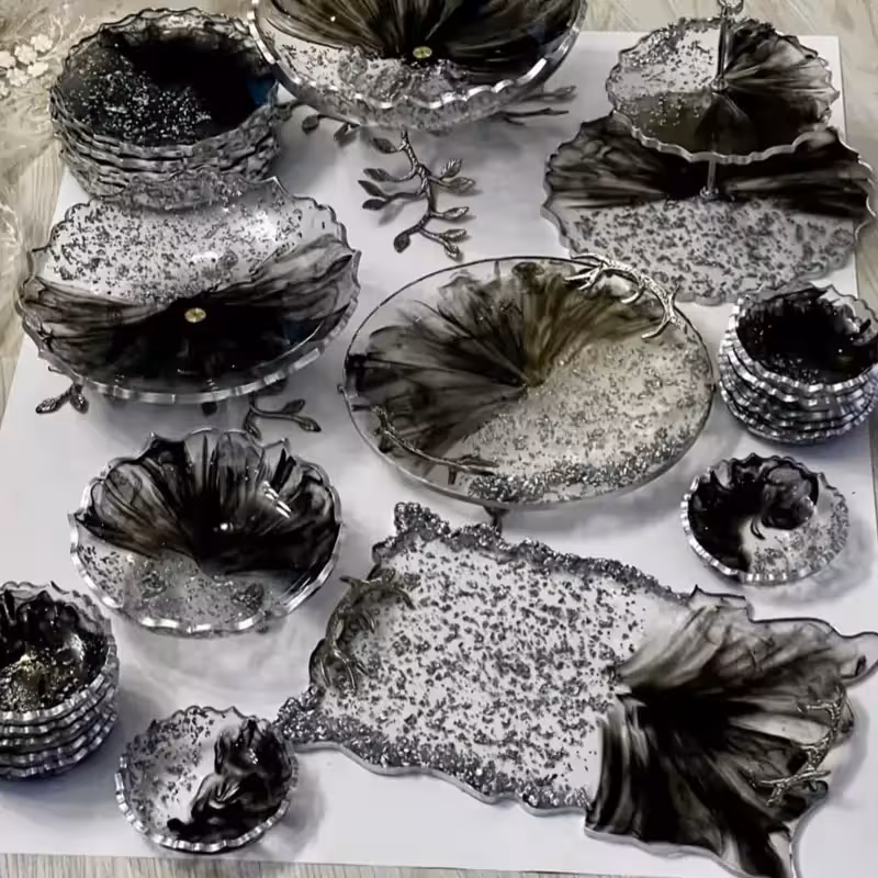 ظروف پذیرایی رزینی مشکی نقره ای 6نفره پایه برنجی