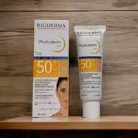 ضدآفتاب بایودرما photoderm m رنگی روشن