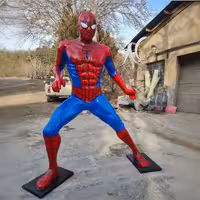 مجسمه مرد عنکبوتی بزرگ