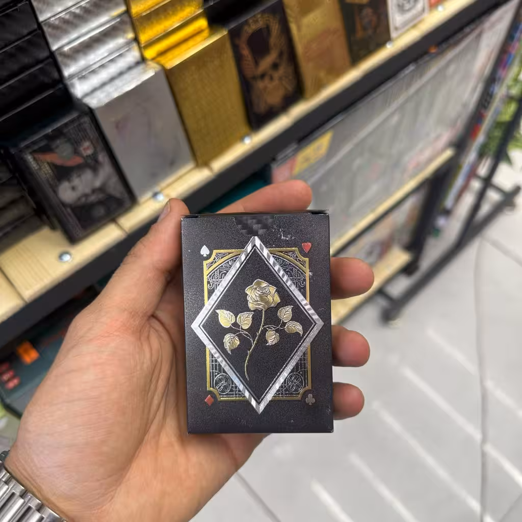 کارت بازی مشکی براق طرح گل لوکس