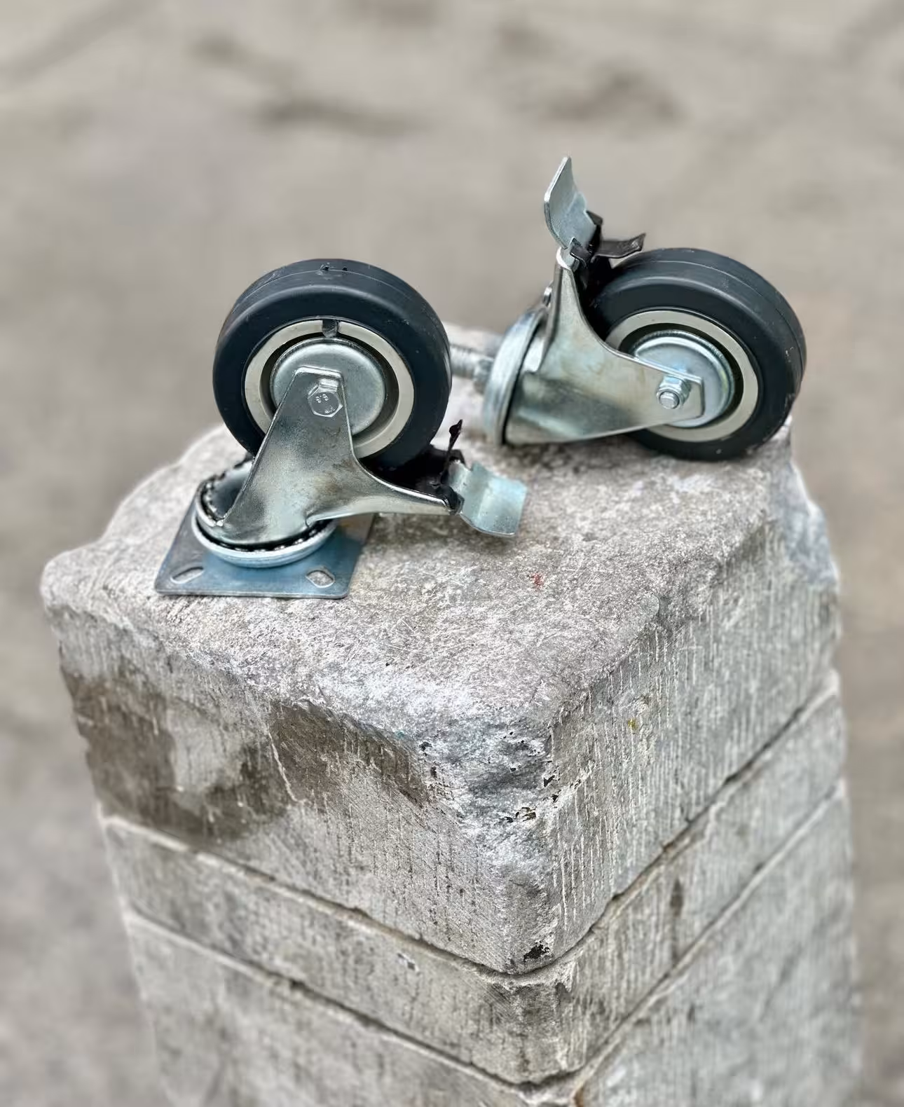 چرخ گردان ترمزدار طوسی بیمارستانی سایز 7/5 کفی و پیچی