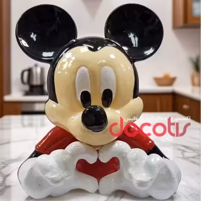 مجسمه میکی موس قلبی