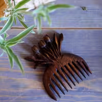 شانه چوبی  دست ساز طرح لاله زار	 