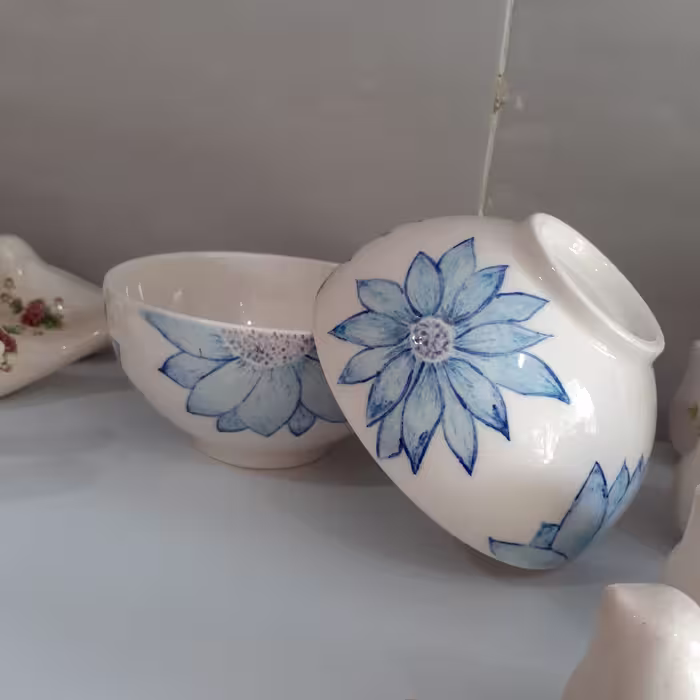 کاسه طرح گل آبی سرامیک