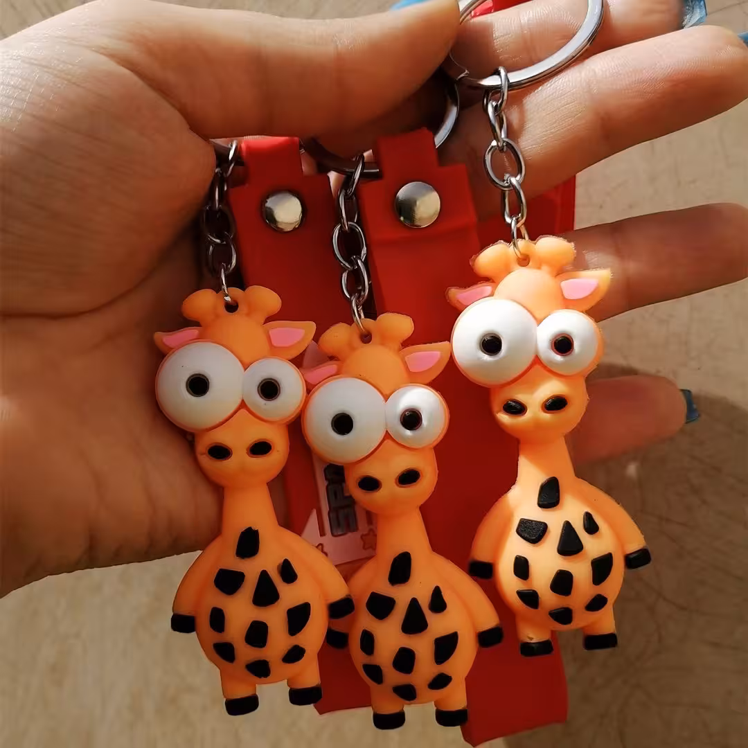 جاکلیدی سیلیکونی فانتزی طرح زرافه ماداگاسکار وارداتی 2