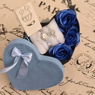 ساعت زنانه و دخترانه همراه با جعبه و کل مصنوعی