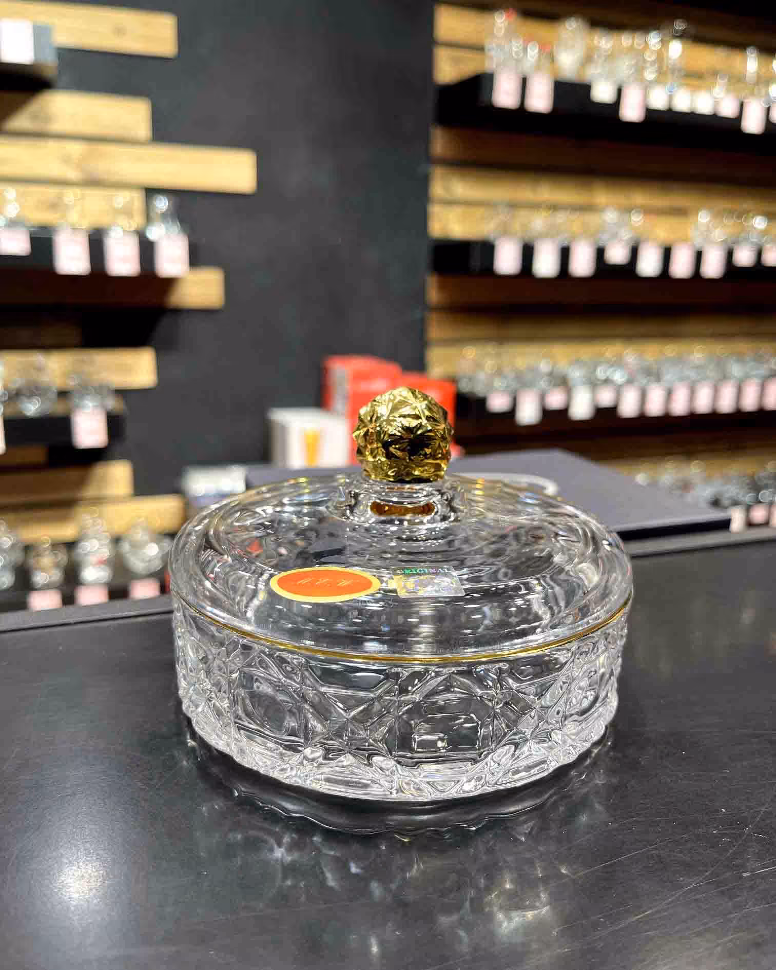 خرما خوری رویال لب طلایی