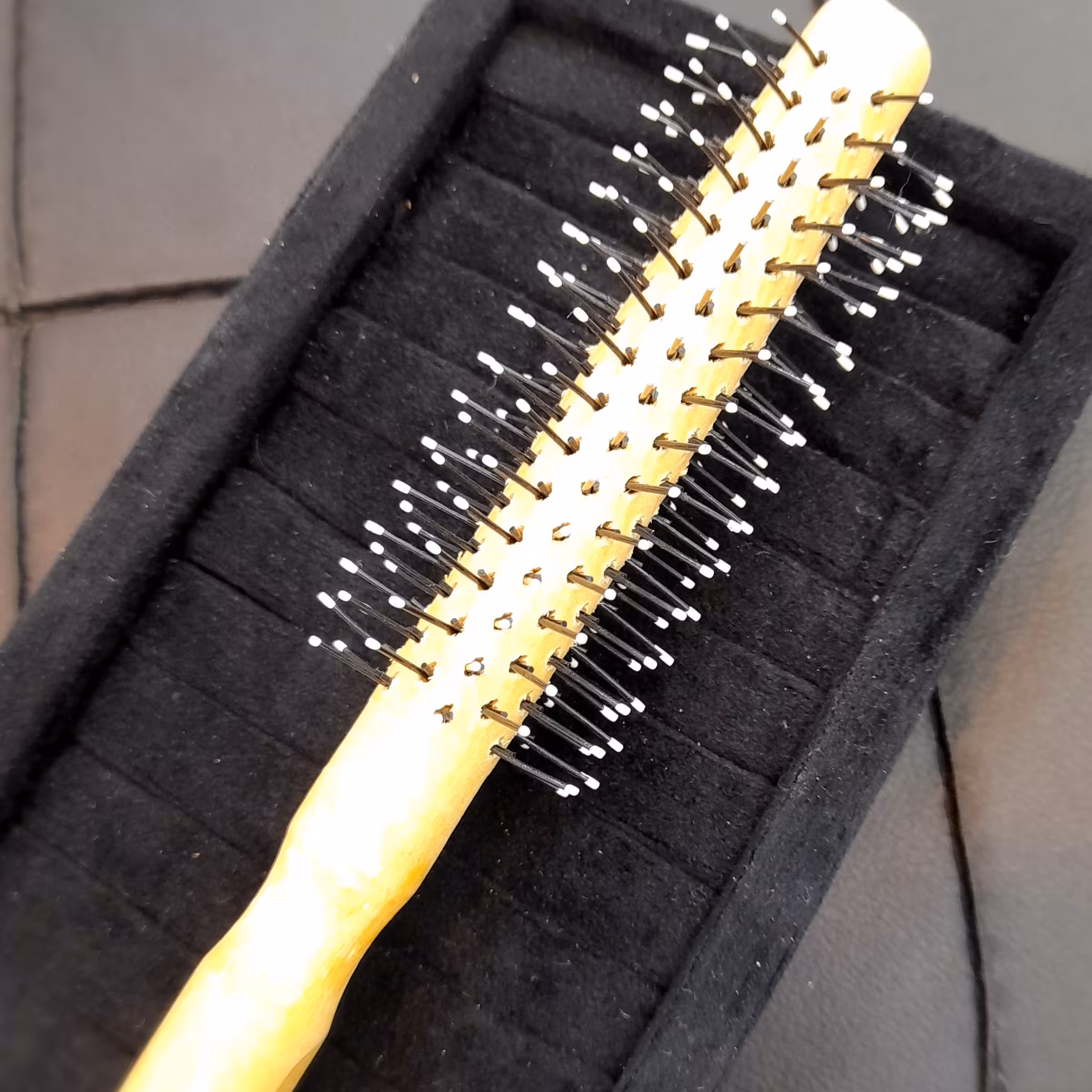 شانه حالت دهنده موی چوبی