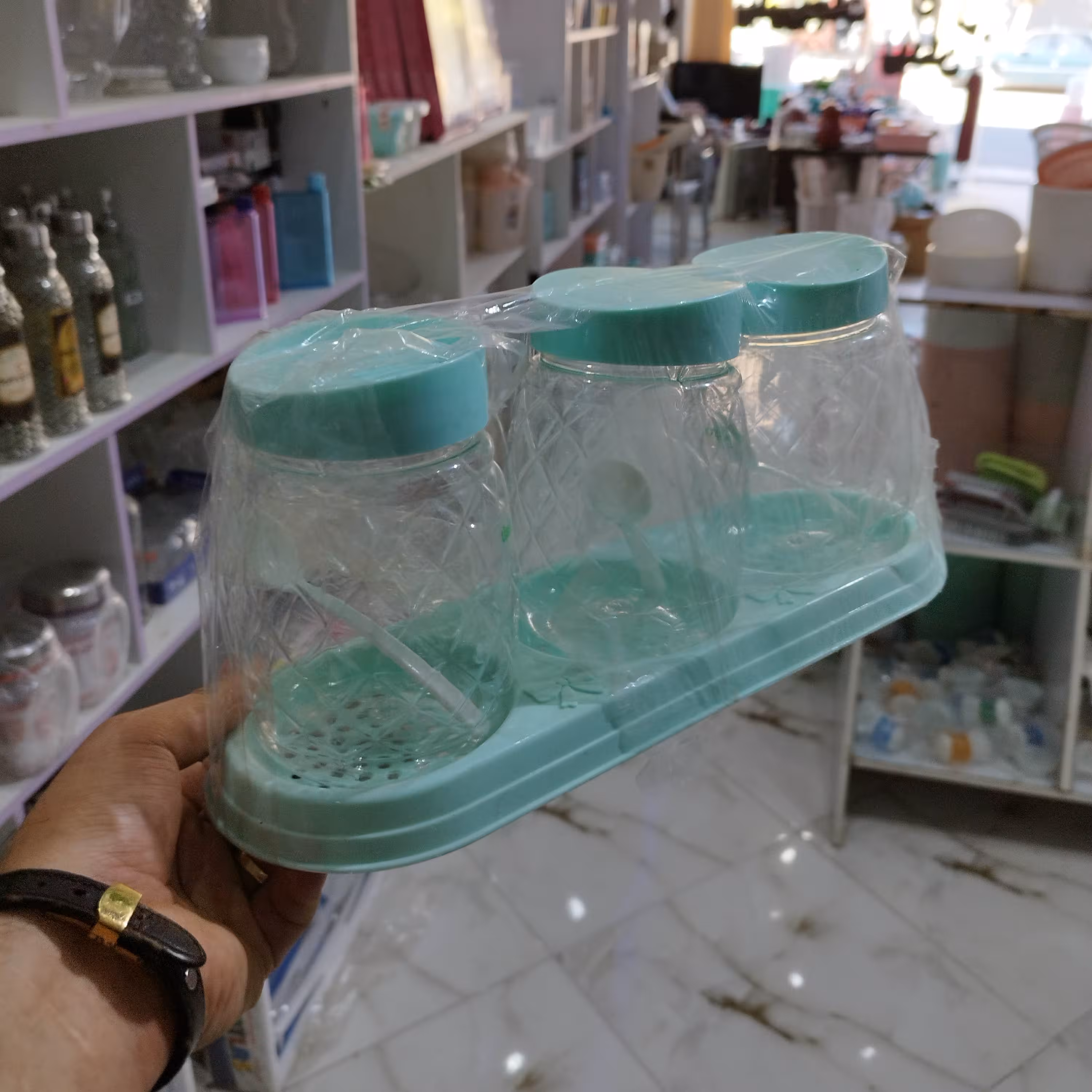 جا ادویه یا پا سماوری پلاستیک ،در چهار رنگ ،بصورت ست ،سه عددی
