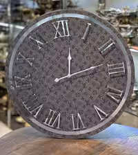 ساعت دیواری چرمی