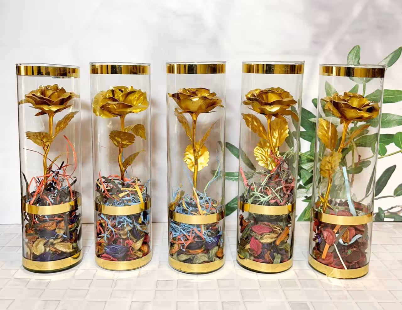 شیشه گل رز کادویی طلایی