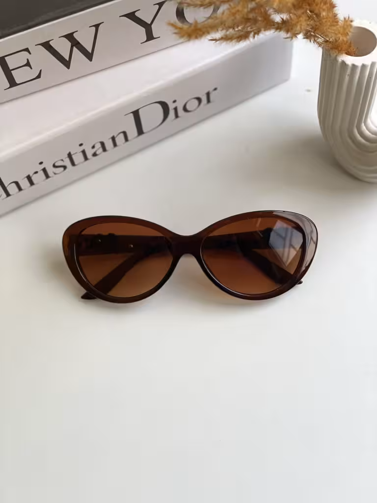 عينك آفتابي برند Prada زنانه شکلاتی ترند يووي 400