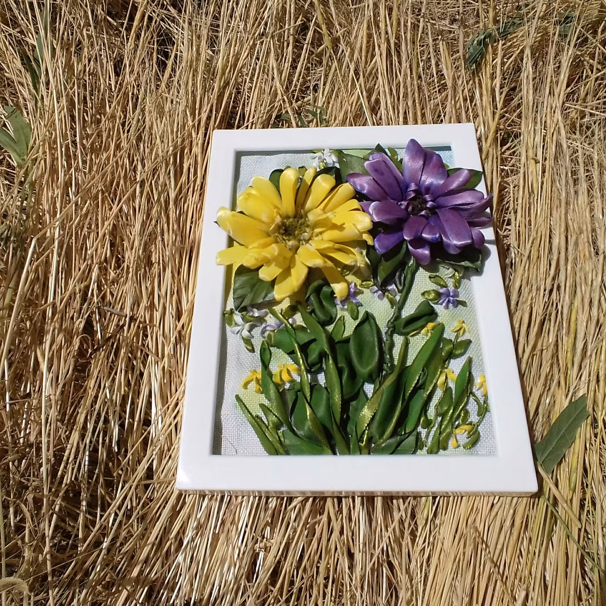 تابلوی روباندوزی گل ژربرا