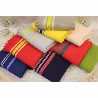 حوله استخری آشنا مدل پارچه ای سایز 140x80 سانتی متر