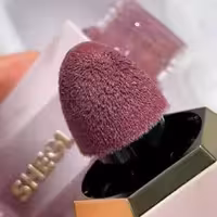 رژ گونه رنگ بنفش تیره مایع نایت درایو night drive مناسب استایل‌های