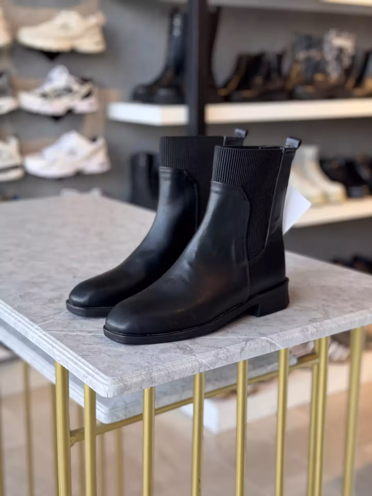 نیم بوت ساده بغل کش ساق بلند کد N4-124 رنگ مشکی سایز 40