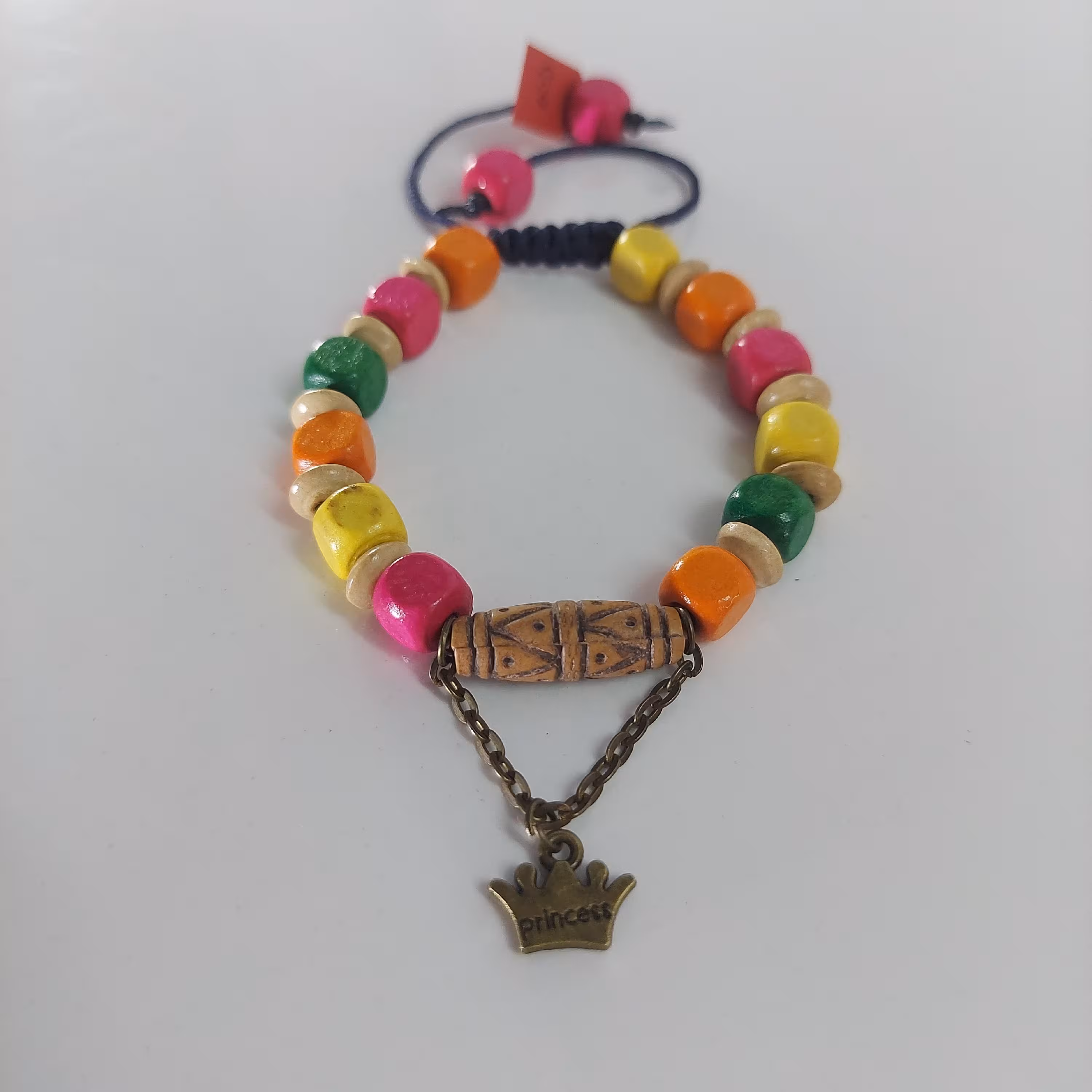 دستبند چوبی رنگی با آویز تاج پرنسس کد H022