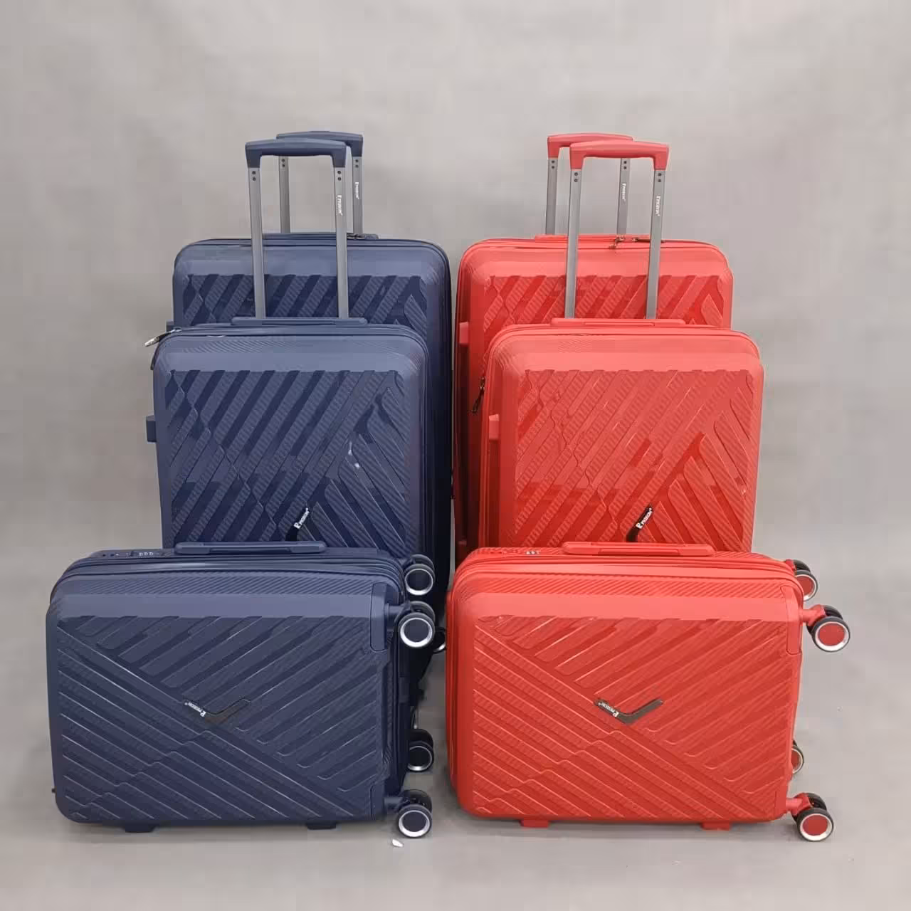 چمدان مسافرتی 3 تیکه پیجون کد40 چمدان  پلی پروپیلن 3 تیکه پیجون ست چمدان مسافرتی 3 تیکه پیجون نشکن و انعطاف پذیر پ پش