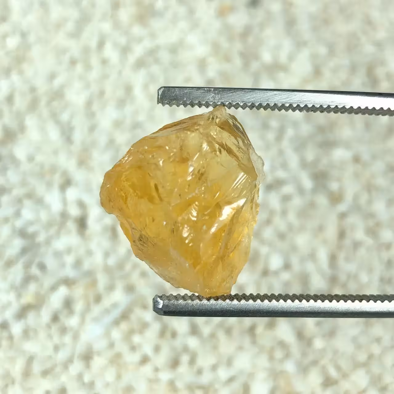 سنگ راف سترین طبیعی طلایی 250854