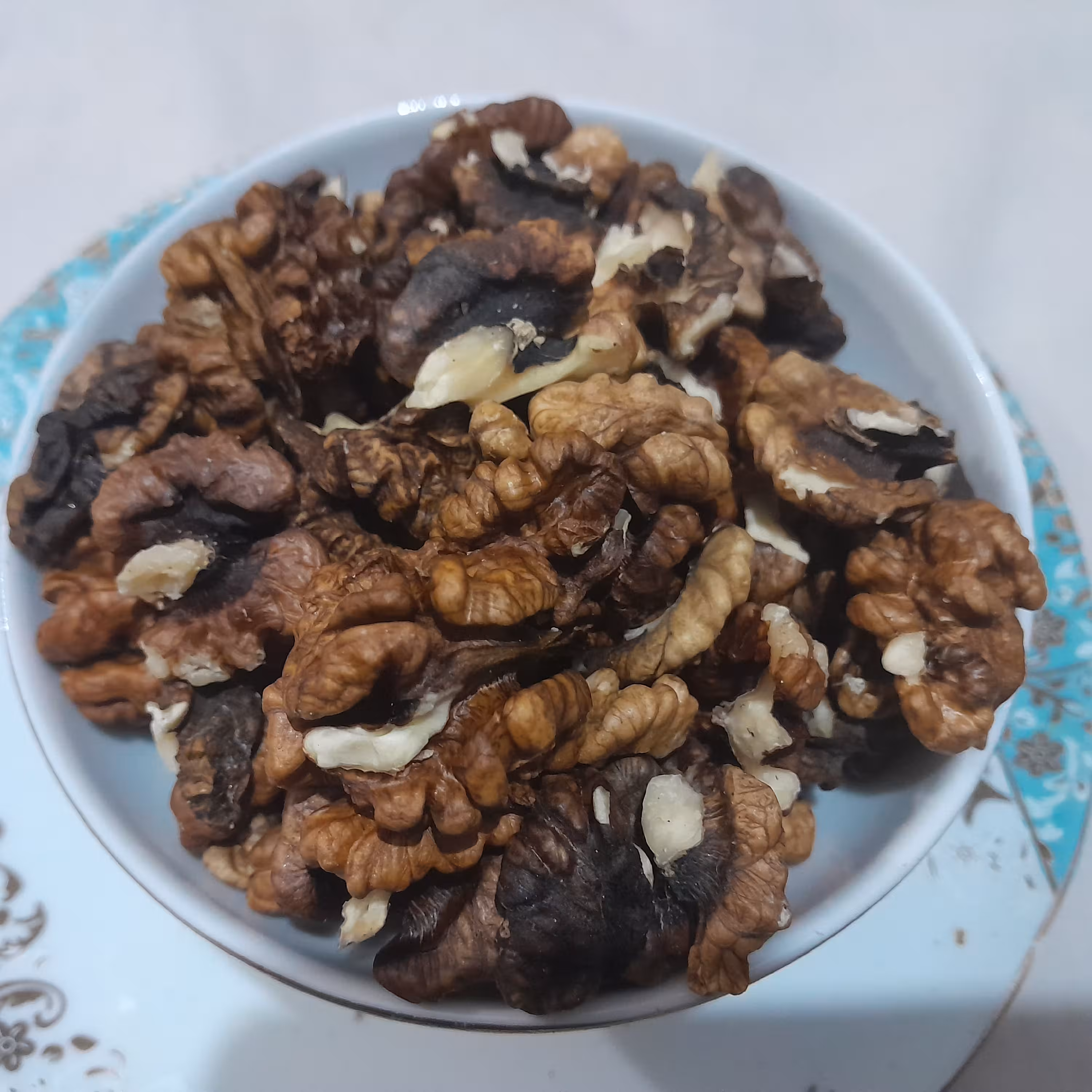 مغز گردو خورشتی و صبحانه ایرانی با رنگ تیره و مغز گوشتی به وزن 500گرم