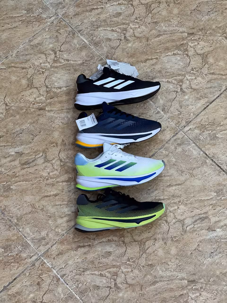 کتونی ادیداس وارداتی ویتنام سایز بندی از 40 تا 45 adidas