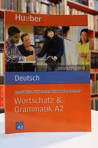 Deutsch Uben Wortschatz and Grammatik A2