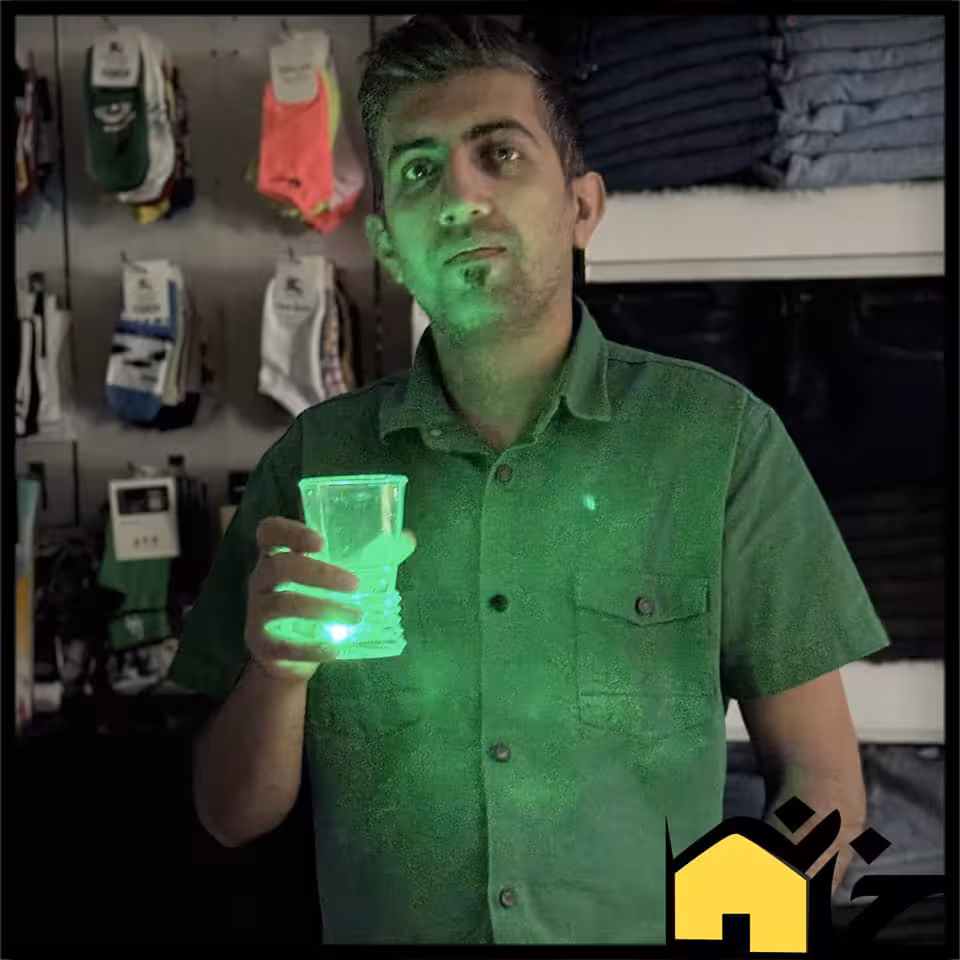 لیوان چراغ دار جادویی مدل light glass