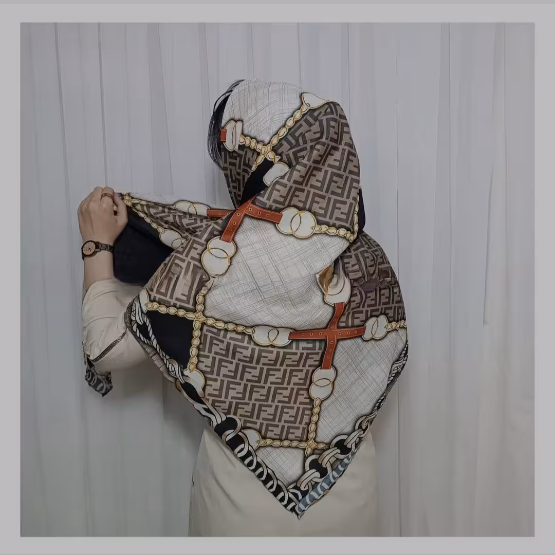 روسری نخی قواره دار دست دوز طرح زنجیره