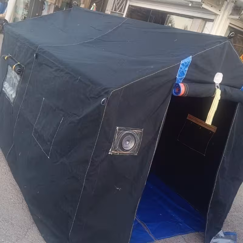 چادر مسافرتی خیمه 2 در 3 جنس برزنتی و لوله گاز  همراه با آستر