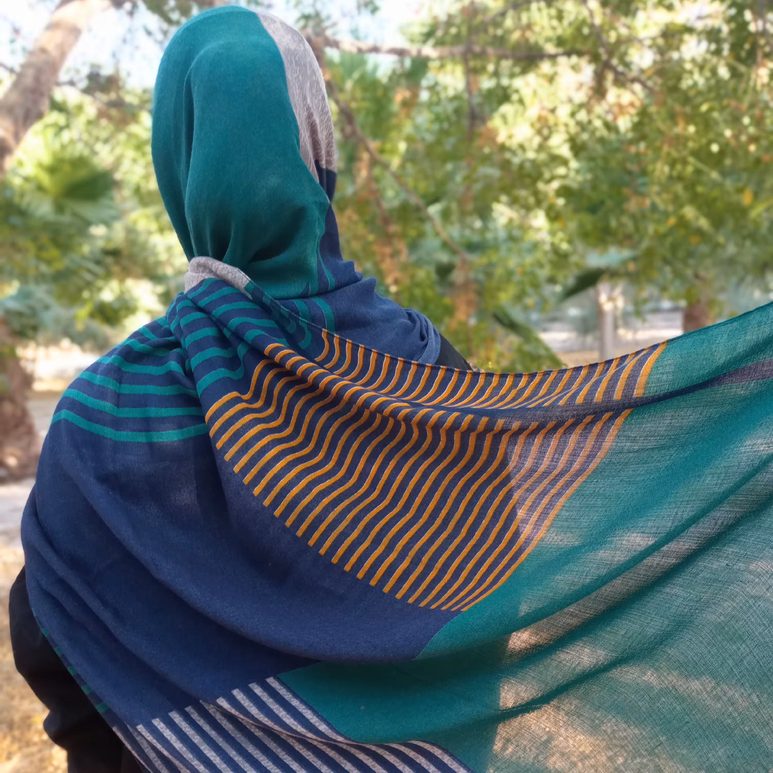 شال زنانه نخی منگوله دار سبز بنفش