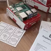 برد رزبری پای 5 Raspberry pi با رم 8 ساخت  UK انگلستان