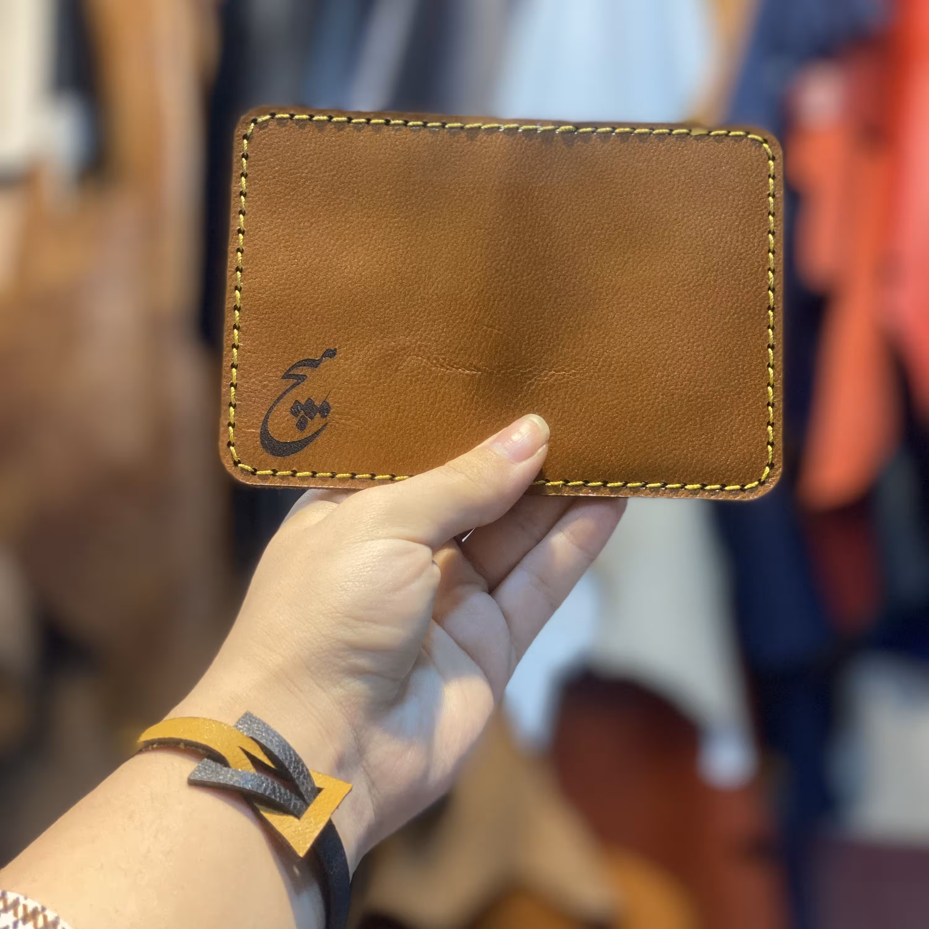 جاکارتی حکاکی چرم بز