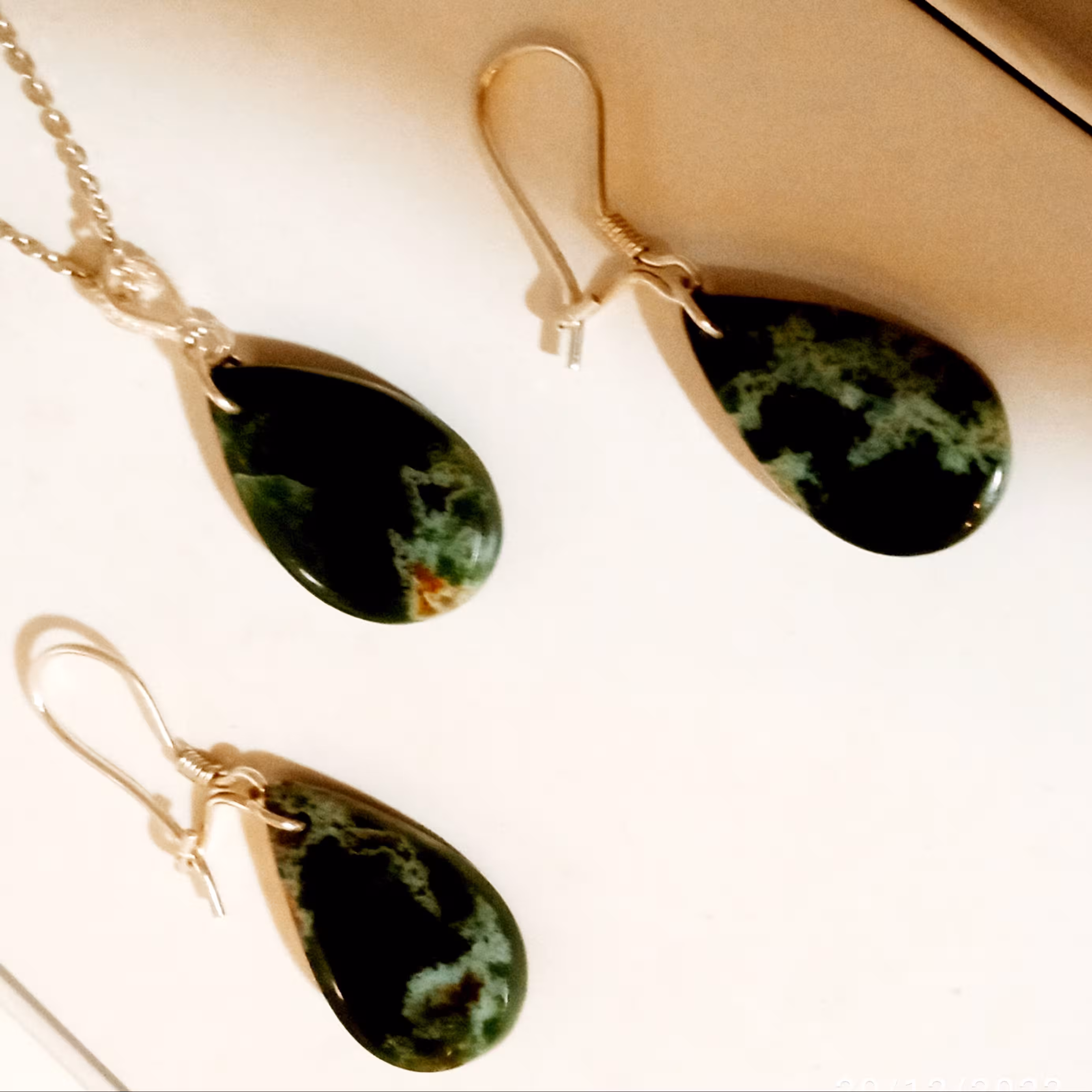 نیمست سنگی  طبیعی و معدنی اتصال نقره