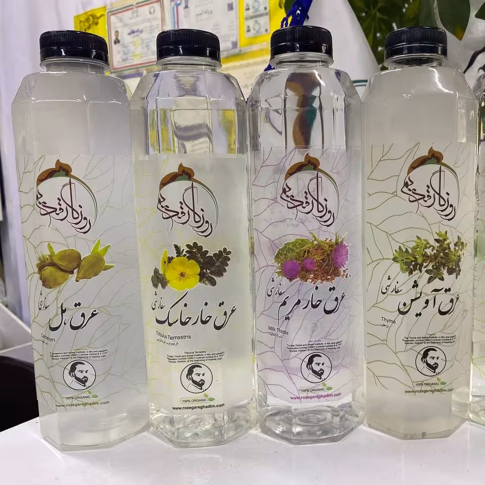 عرق گیاهی درجه یک کاسنی در بسته بندی(1 لیتری)