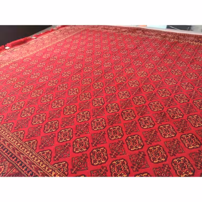 فرش ماشینی زمرد مشهد مدل کهنه نما زمینه لاکی