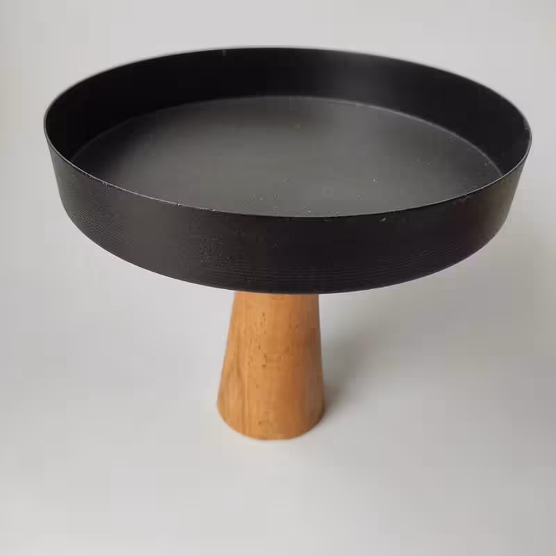 دکوری فلزی با پایه چوبی