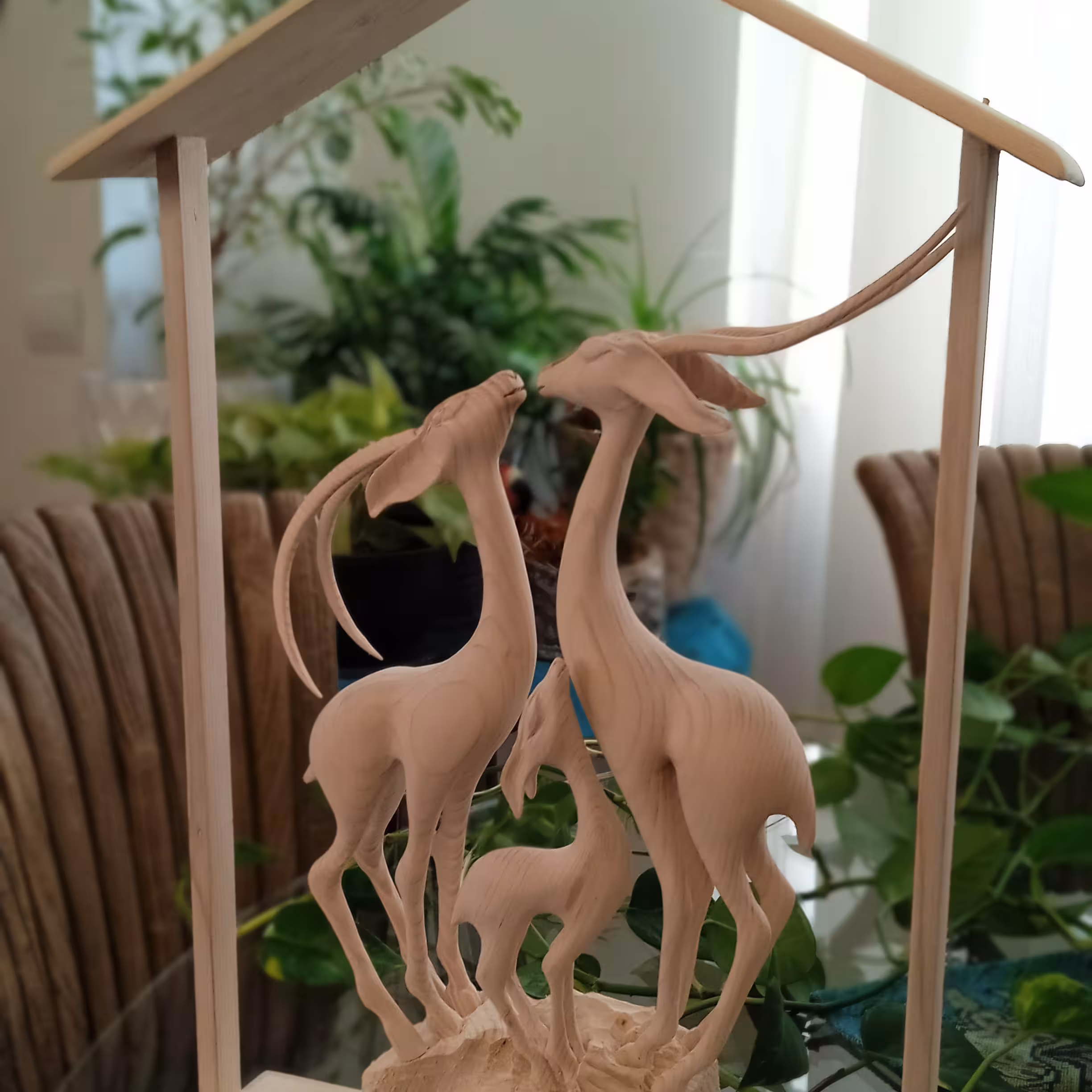 مجسمه چوبی غزال و بره