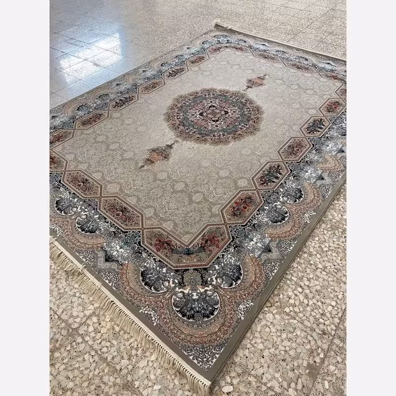 فرش ماشینی کاشان700شانه 12متری طرح هالیدی فیلی(باارسال رایگان)