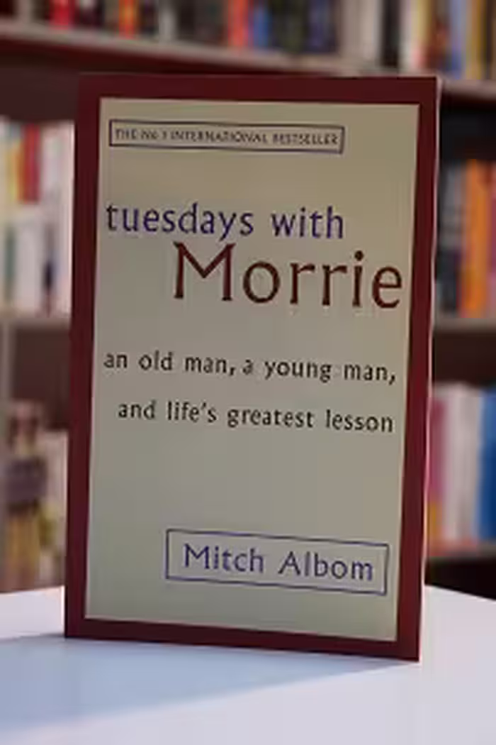 Tuesdays with Morrie اثر Mitch Albom