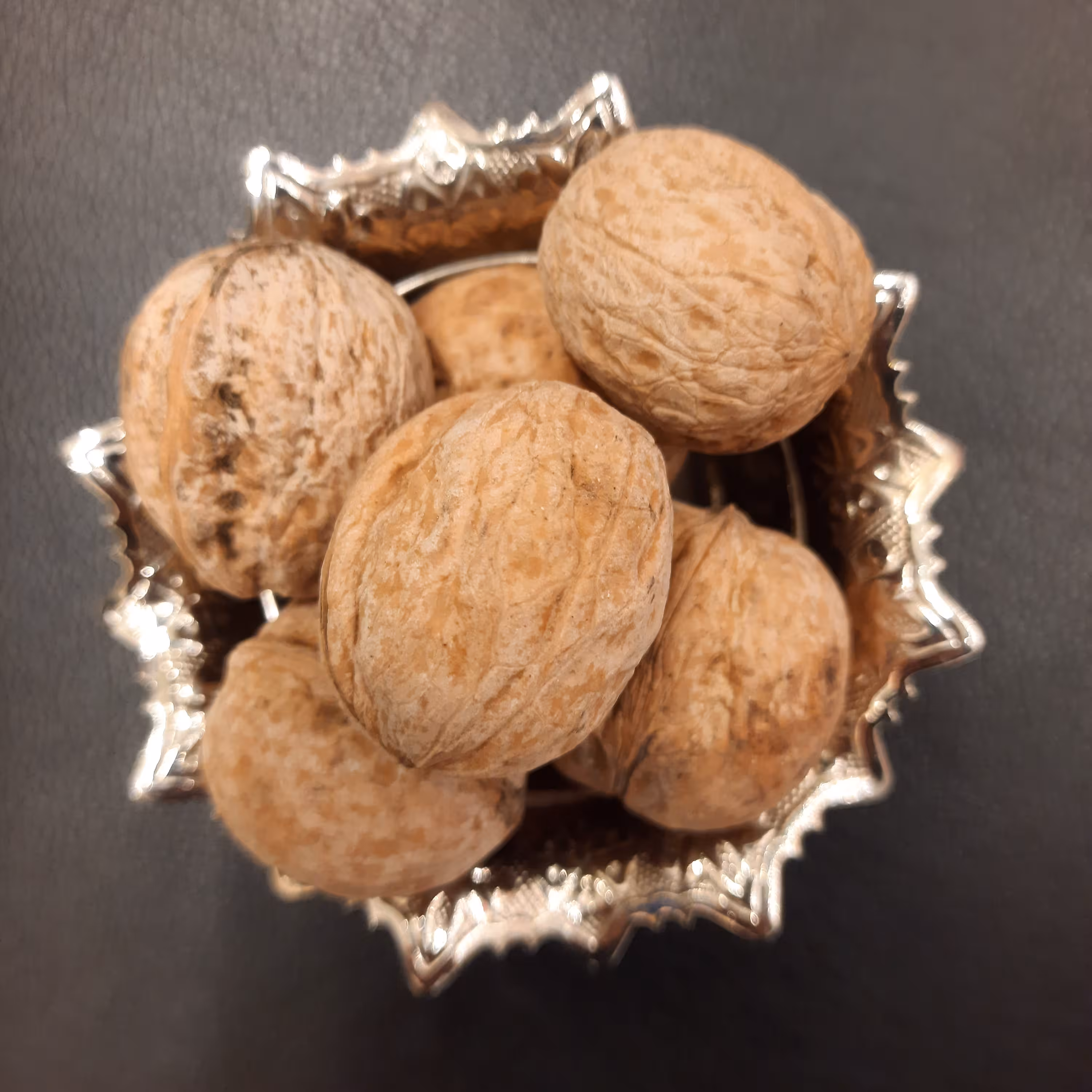 گردو با پوست ایرانی