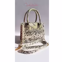 کیف دستی/دوشی چرمی دستدوز و دستساز مدا زارا، قابل اجرا در سایز و رنگ های متنوع بسیار با کیفیت